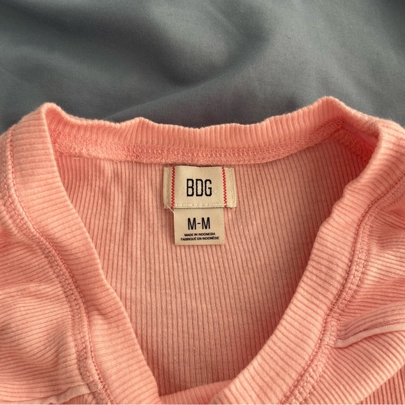 Urban Outfitters pink baby tee - Picture 3 of 3